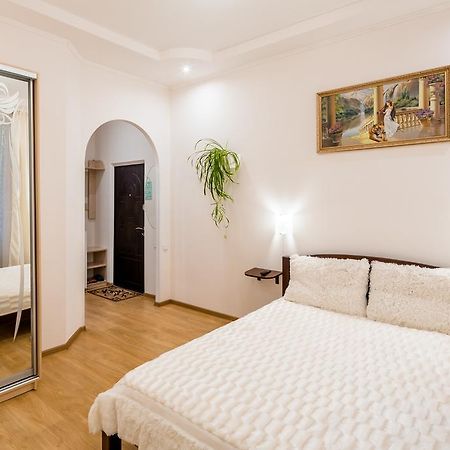 Apartment On Khmelnytskogo Street Lviv Extérieur photo