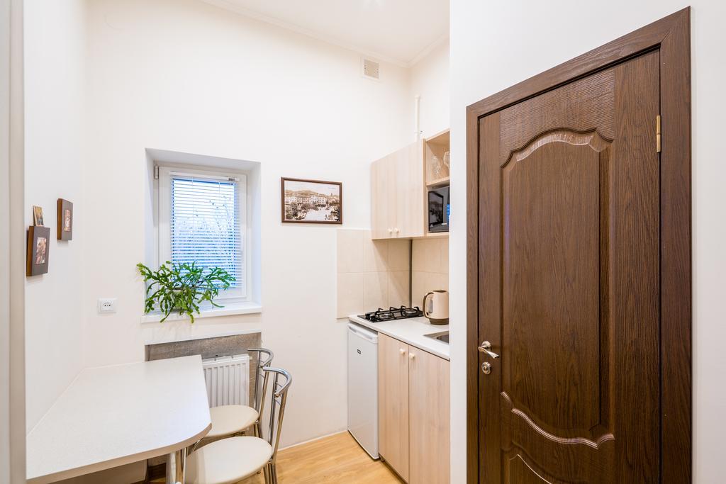 Apartment On Khmelnytskogo Street Lviv Extérieur photo